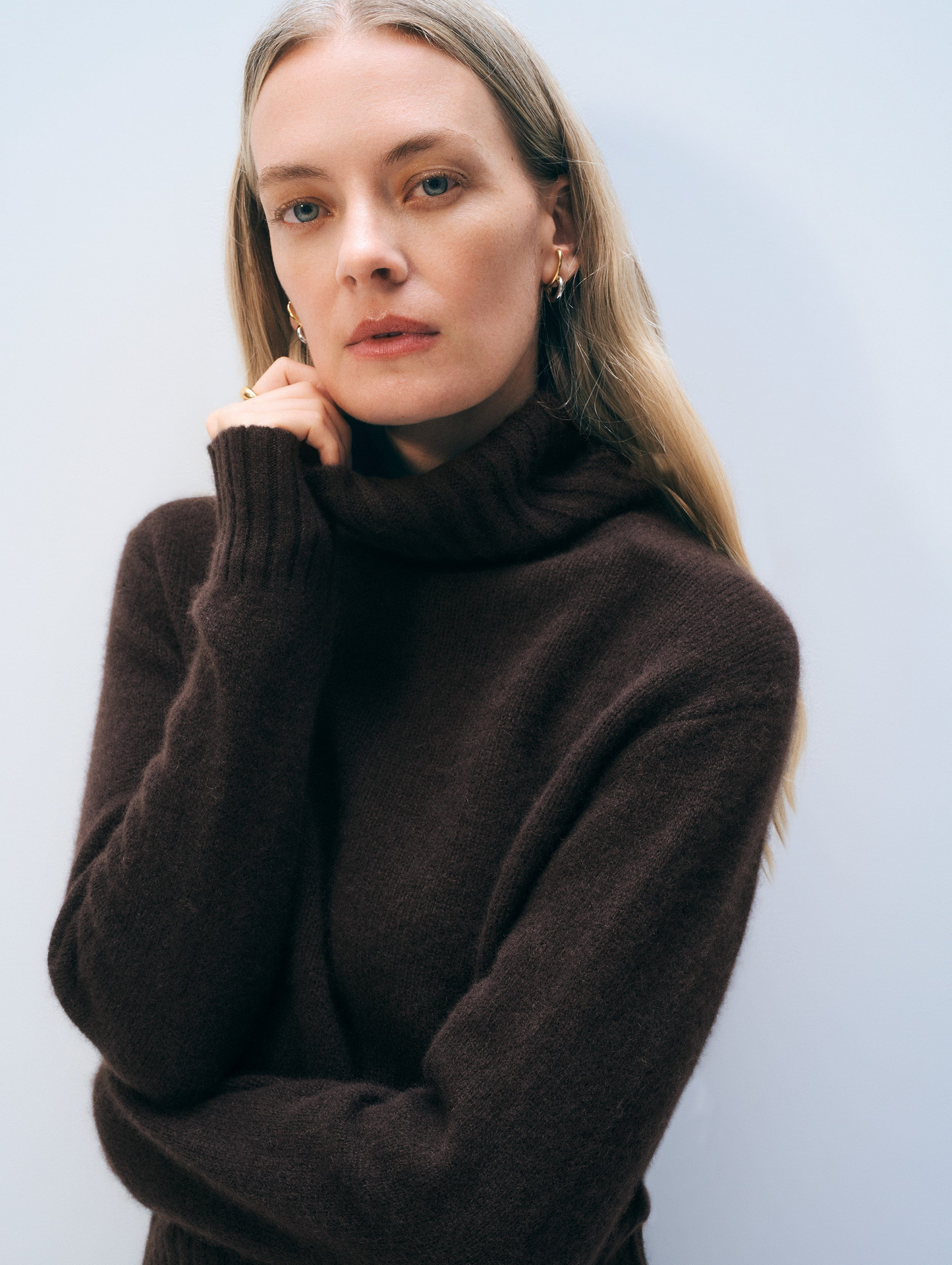 Cashmere Featherweight Turtleneck