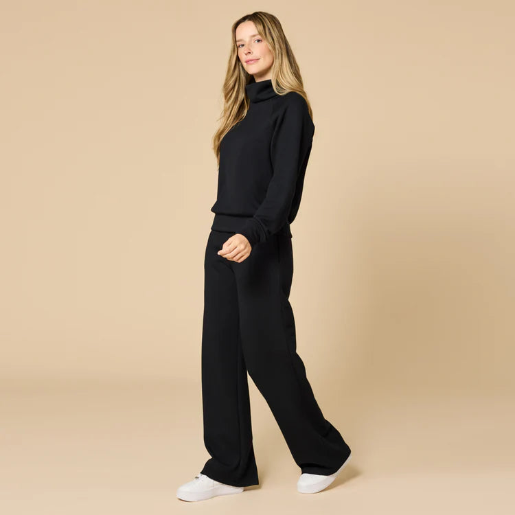 DreamTech Mock Neck w/ Pleat Pant