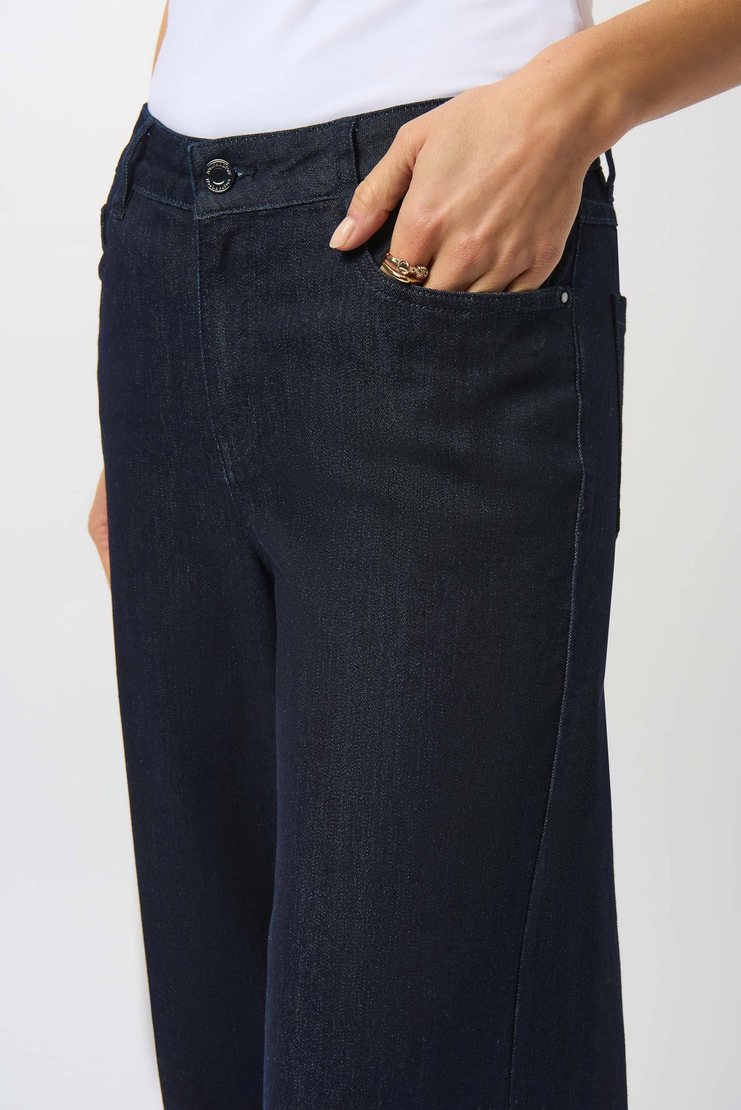 Classic Wide Leg Jeans