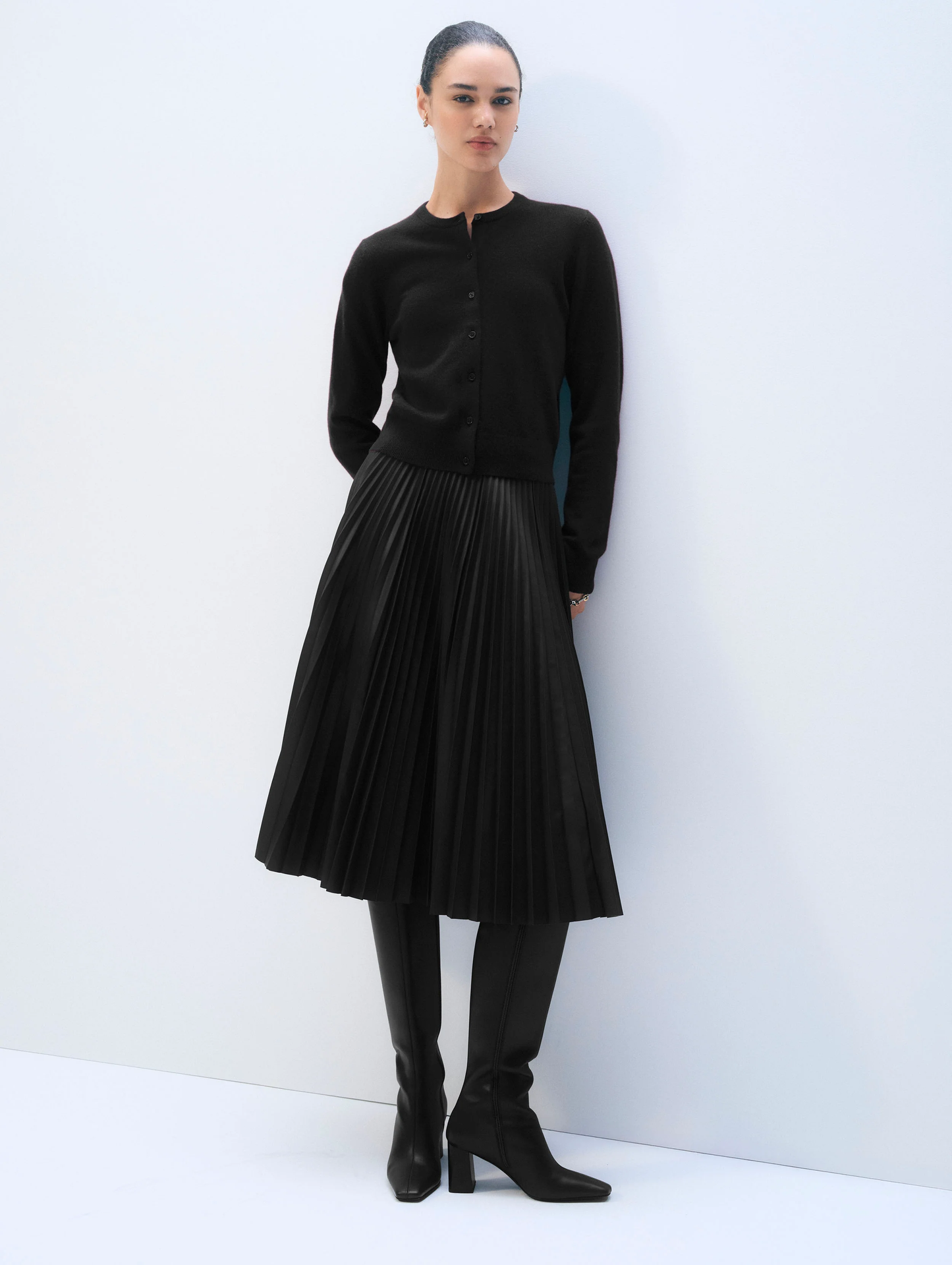 Cashmere Crewneck Cardigan