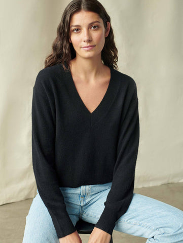 Essential Cashmere V-Neck Sweater