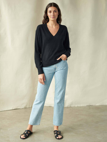 Essential Cashmere V-Neck Sweater